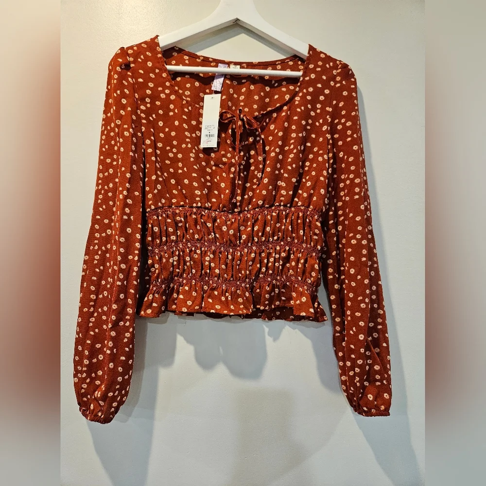 Francesca's collection, floral top long-sleeved, size medium nwt - Picture 1 of 8